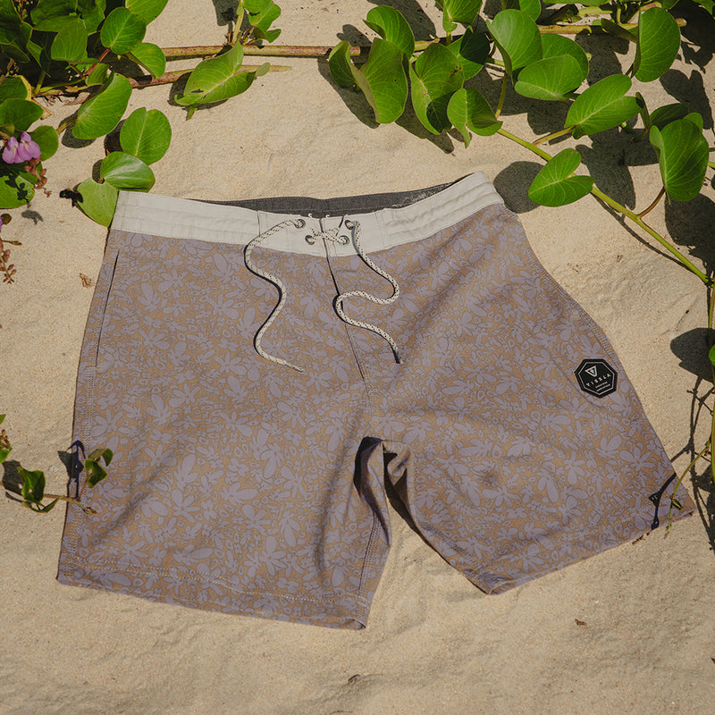 Boardshort Vissla 17,5" Superbloom Lilás