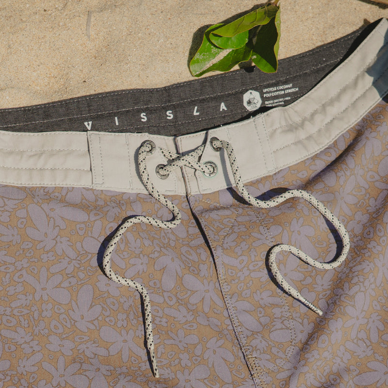 Boardshort Vissla 17,5" Superbloom Lilás