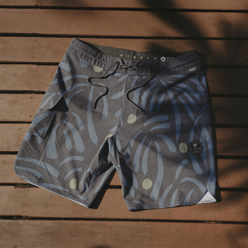 Boardshort Vissla 18,5" Primitive Palms Preto