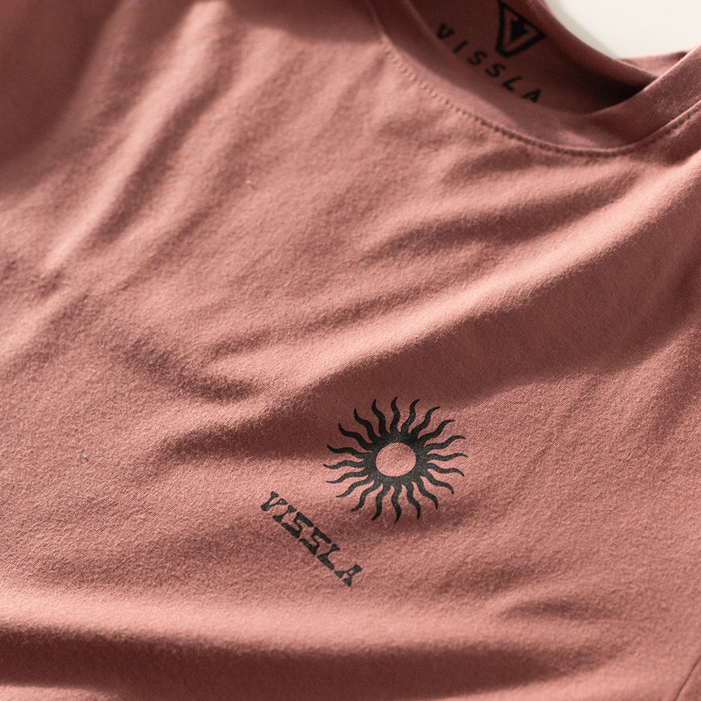Camiseta Vissla Hula Hands Rosé Manga Curta