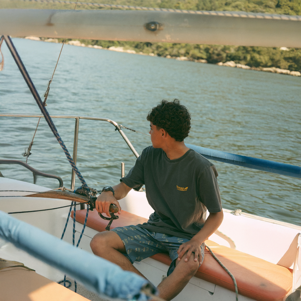 Camiseta Especial Preta Vissla Shredded